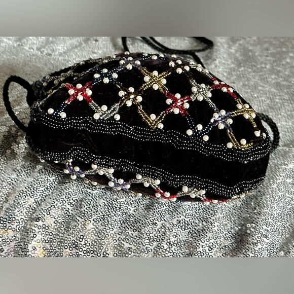 Black Beaded Crossbody Bag - Picture 9 of 16